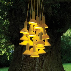 Grupo de 20 lámparas de suspensión Torch de Established Sons. Muebles y complementos