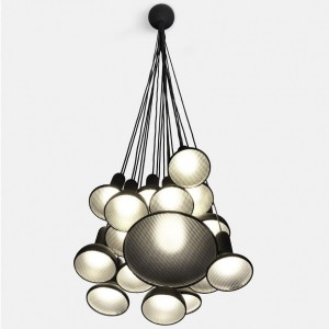 Grupo de 20 lámparas de suspensión Torch de Established Sons. Muebles y complementos