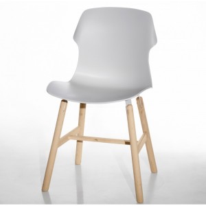 Silla Stereo Wood de Casamania. Sillas y poufs modernas de diseño italiano.