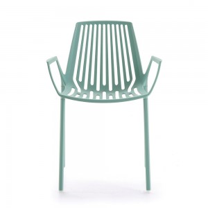 Sillón Rion de Fast. Sillones cómodos y elegantes perfecto para espacios exteriores de Fast.