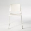 Silla moderna base patín de polipropileno Ema de Enea. Sillas de diseño.