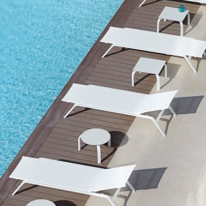 Tumbona Stack de Gandia Blasco. Tumbona de diseño reclinable para exterior.