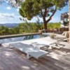 Tumbona moderna Flat Textil reclinable para exterior de Gandia Blasco.