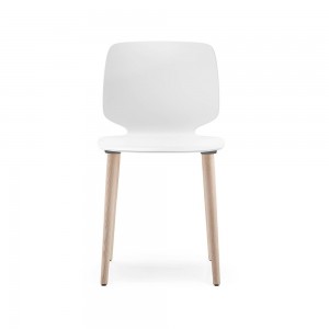 Silla Babila 2750 de Pedrali. Sillas de diseño. Sillas para comedor o contract.