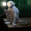 Lámpara sobremesa Monkey Sitting de Seletti. Complementos, mueble auxiliar e iluminación