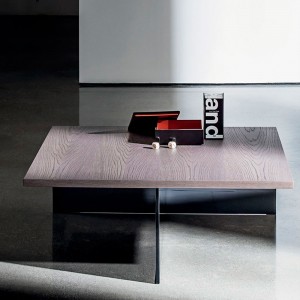 Mesa centro Regolo cuadrada madera de Sovet Italia. Mesas y complementos de diseño.