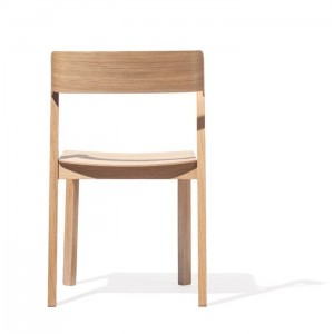 Silla Merano madera de Ton. Sillas de restaurante, de inumerables interiores.