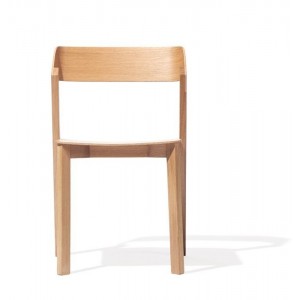 Silla Merano madera de Ton. Sillas de restaurante, de inumerables interiores.