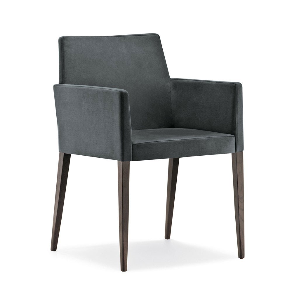 Sillón Dress 535 de Pedrali. Sillones y sillas de diseño italiano moderno.