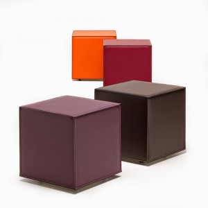 Pouf Kubo de Cattelan Italia. Poufs tapizados en cuero. Poufs modernos.