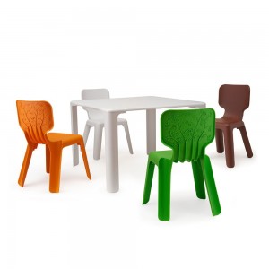 Mesa infantil Linus de Magis. Muebles infantiles de diseño contemporáneo.